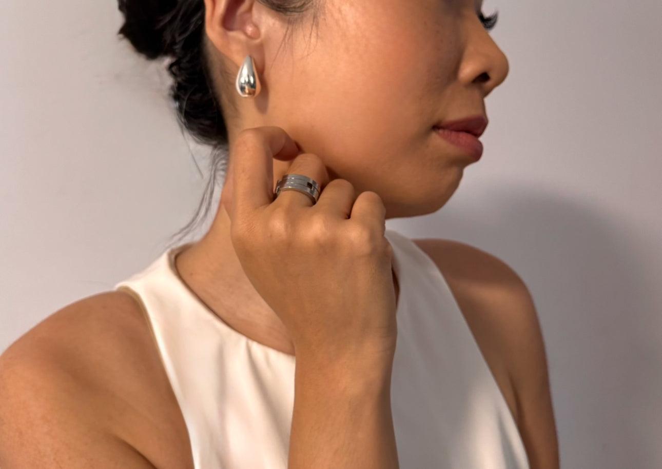 Best seller clicking fidget ring for men and women - Subtly Anxious