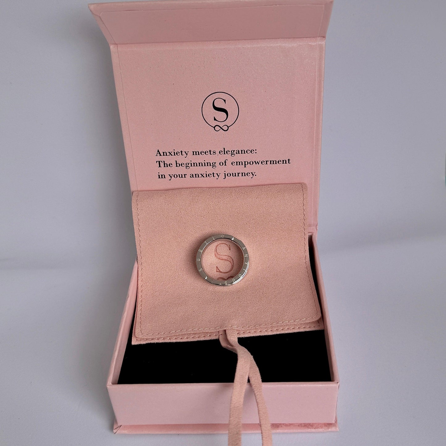 Best seller clicking fidget ring for men and women - Subtly Anxious