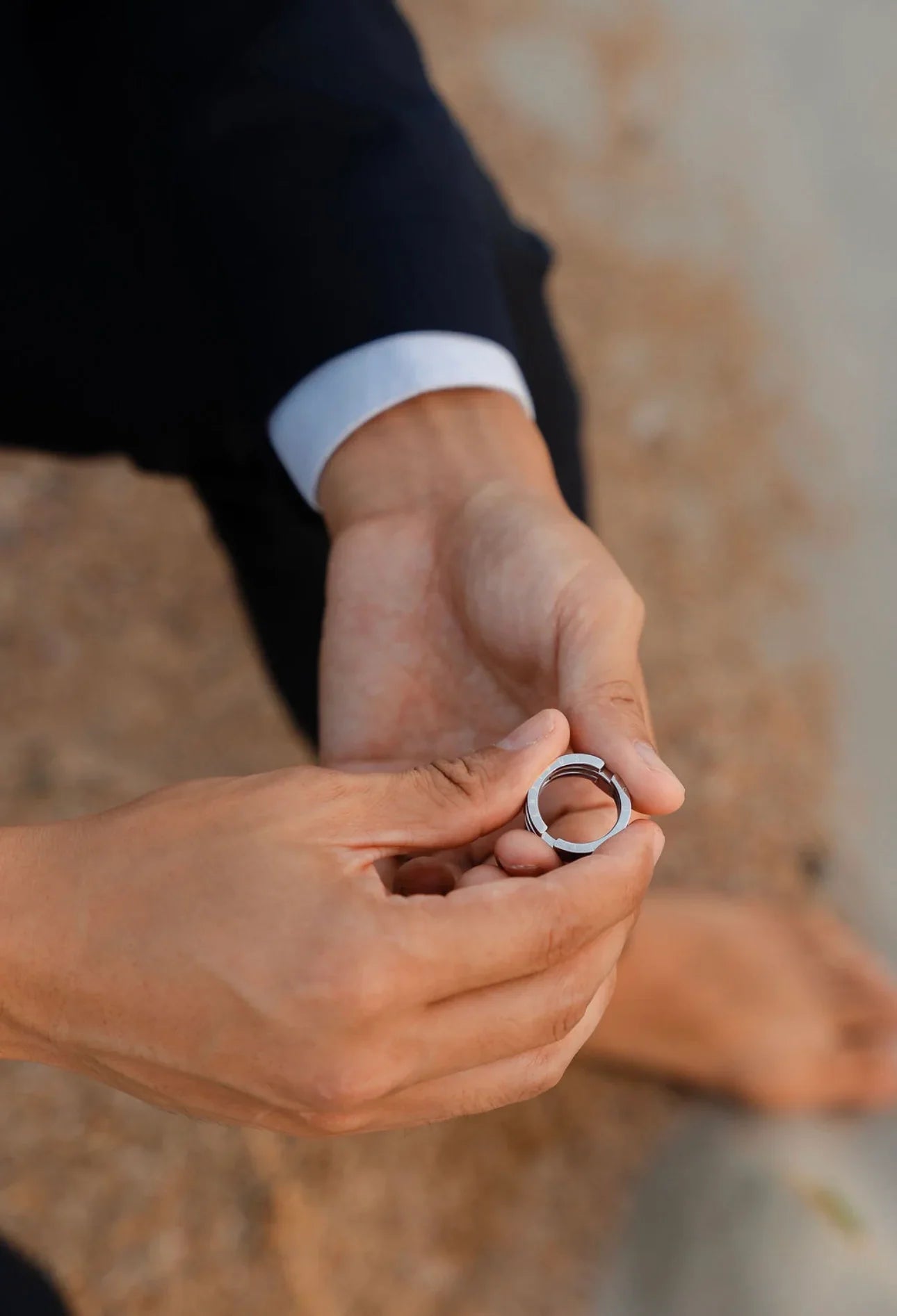 JESSIE - clicking fidget ring for men and women