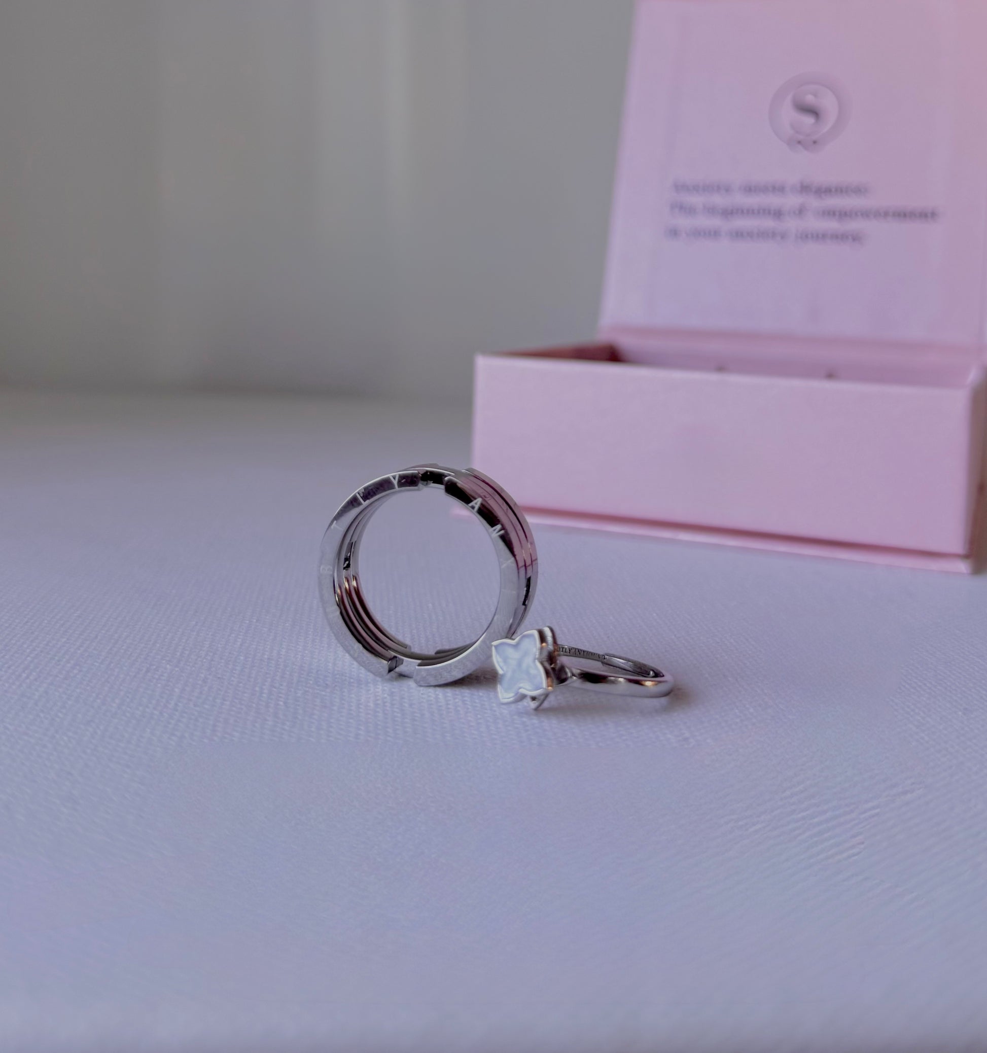 Men’s and women’s fidget rings